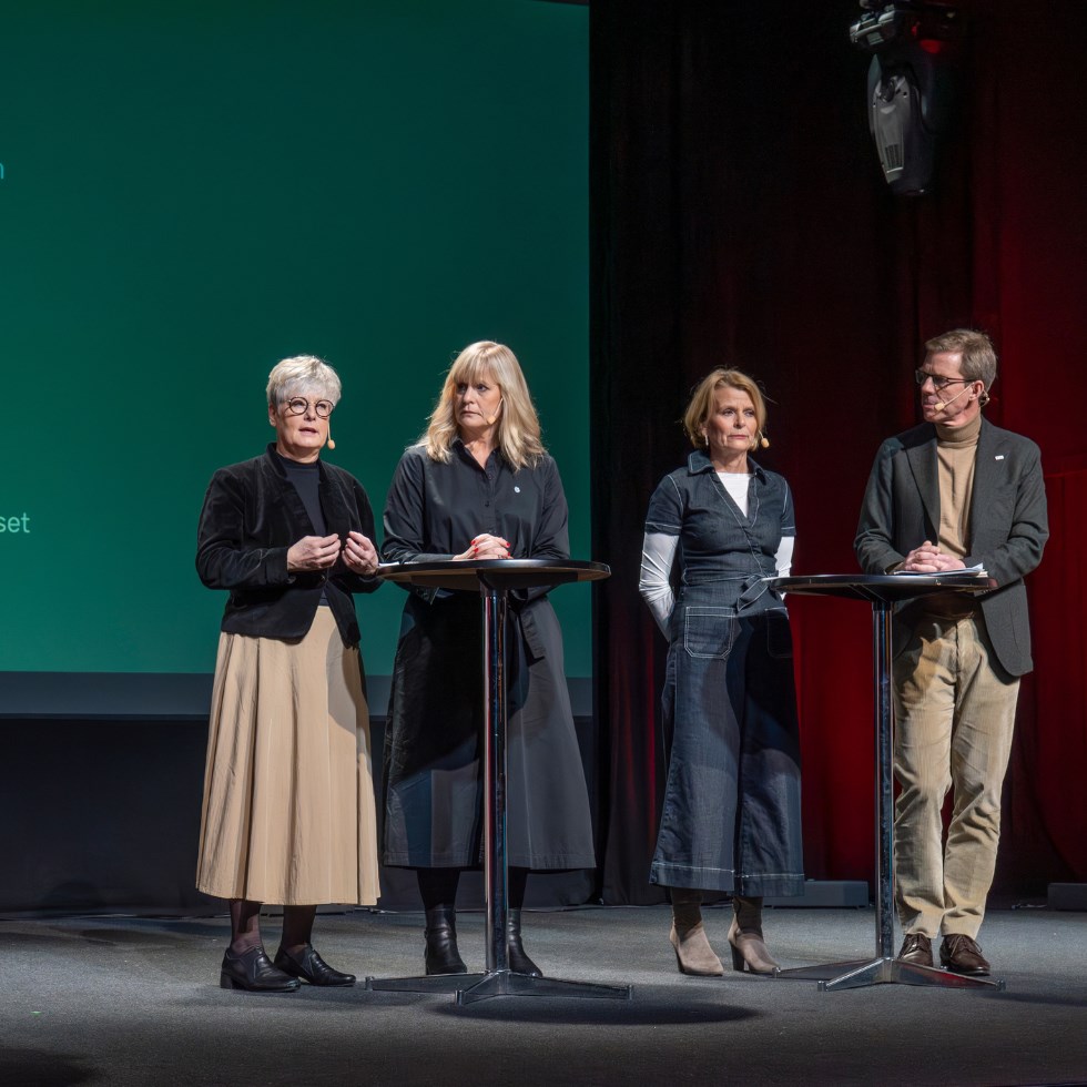 Marie Linder pratar under temadagen barnfattigdom